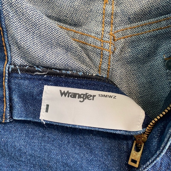 Wrangler Dark Denim High Waisted Shorts - Picture 5 of 5